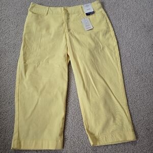 NWT St. John's Bay Mid Rise Yellow Capris